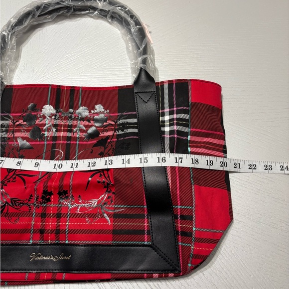 NWT Victoria’s Secret Red and Black Plaid Tote Bag - Picture 8 of 14